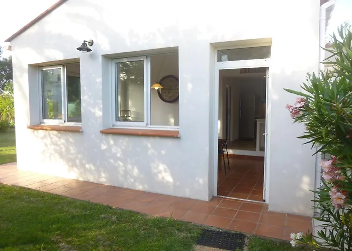 Mas Picton Chambres D'Hotes Piscine Jardin 10 Min A Pied De La Mer